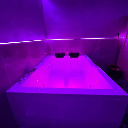 Wellness Mit Whirlpool & Sauna