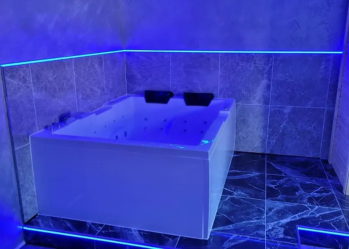 Wellness Mit Whirlpool & Sauna * גלזנקירכן