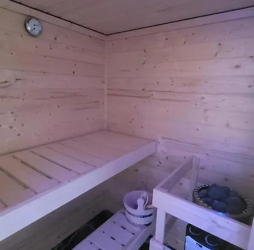 Wellness Mit Whirlpool & Sauna דירה גלזנקירכן